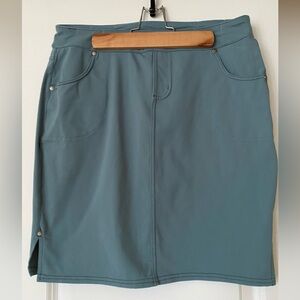Athleta Bettona Classic Teal Stretchy Skirt - small